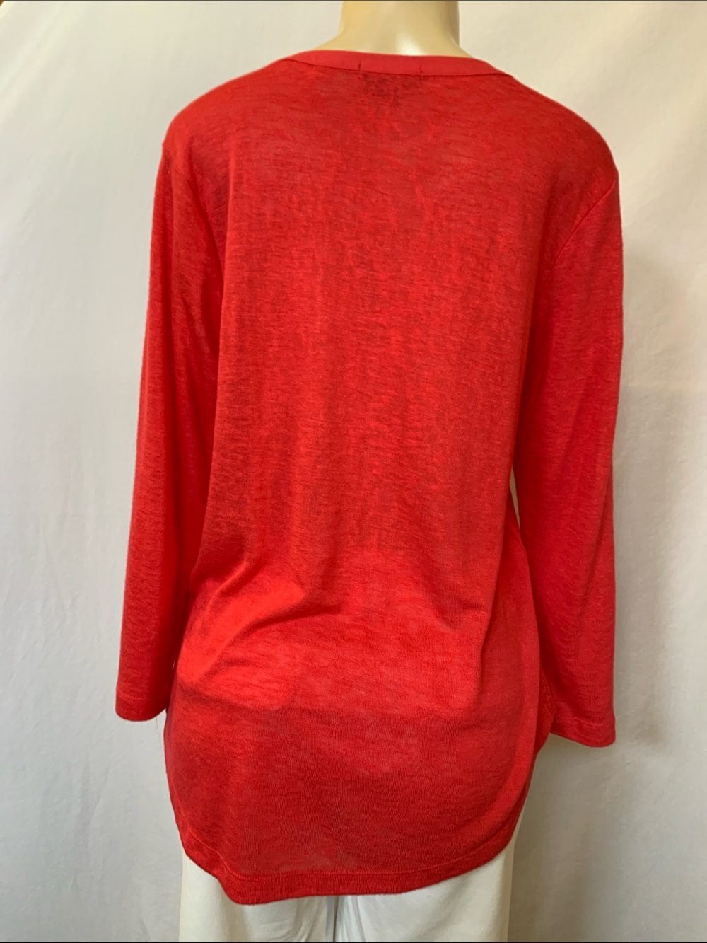 DEMOCRACY Jeans Women's Red Eyelet Yoke Split-Neck Tunic Top Size Medium NWOT - Picture 2 of 4
